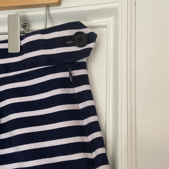 J. Crew 100% Cotton Costal Navy & White Striped Shorts w/ Button & Side Zip 10 - Picture 3 of 8